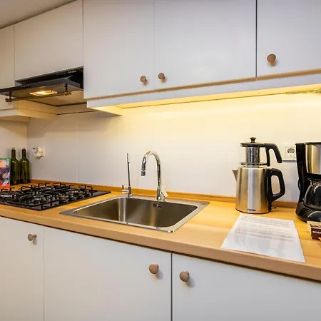 Apartment Fresh 1 Bedroom Subfloor Cihangir Istanbul